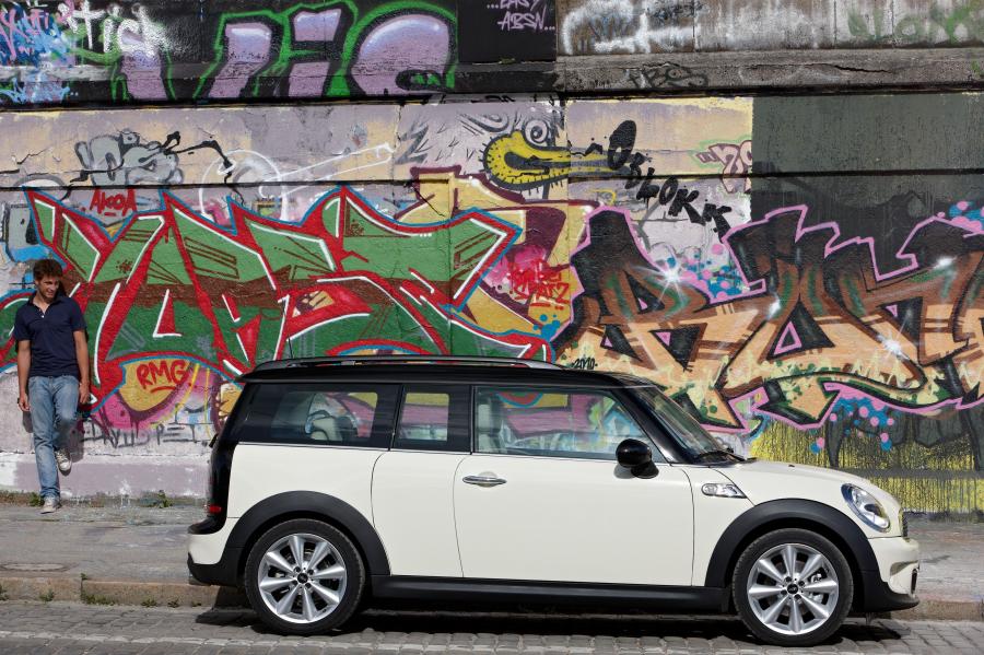  Mini Cooper S Clubman 2011 года  (фото 12 из 26)